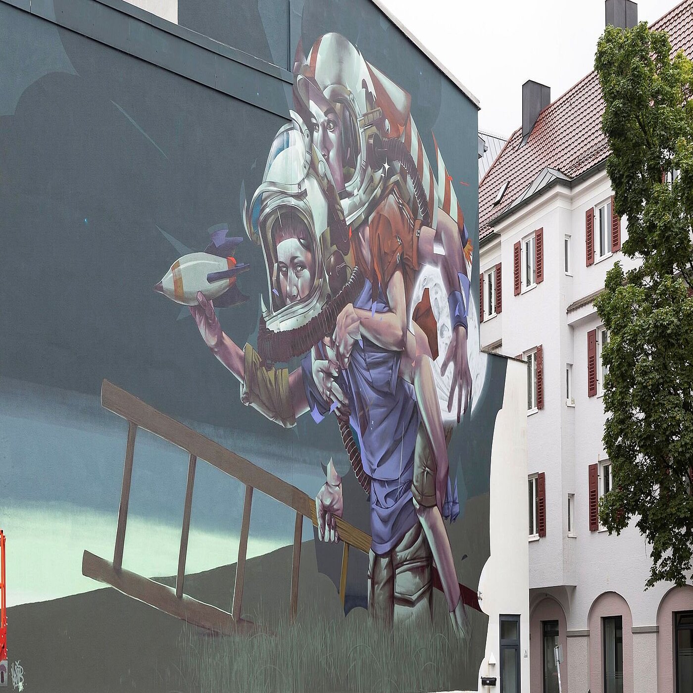 Mr. Woodland, "Some try reaching the stars while we have stolen the moon", *transit art 2024, Gillitzerstraße 4 und 6
