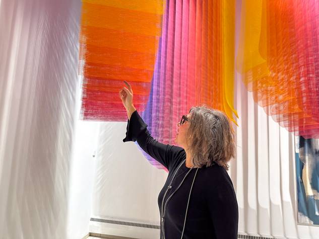 Monika Hauser in der Ausstellung "Outside-Inside", Foto Stadttipps Rosenheim