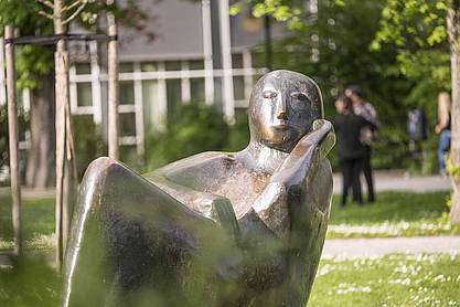 Marianne Lüdicke, "Ruhe", Bronze, 1985, Foto (c) Martin Weiand