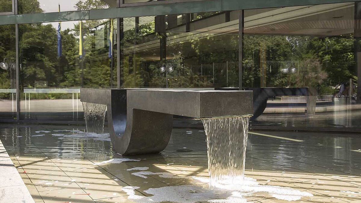 Alfred Regnat, "Equilibre", 1997, Wasserinstallation