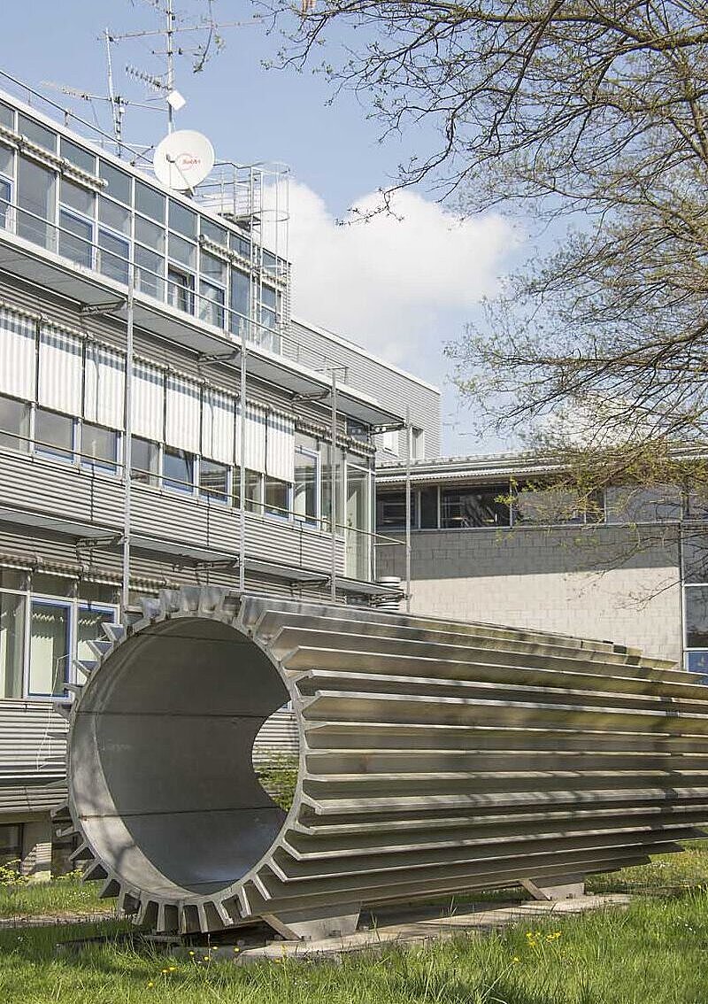 Mathias Lanfer, Ohne Titel, 1998, Objekt mit Aluminiumlegierung