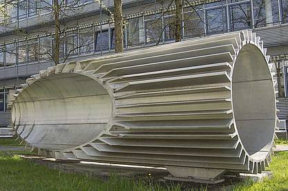 Mathias Lanfer, Ohne Titel, Objekt mit Aluminiumlegierung, 1998, Foto (c) Martin Weiand