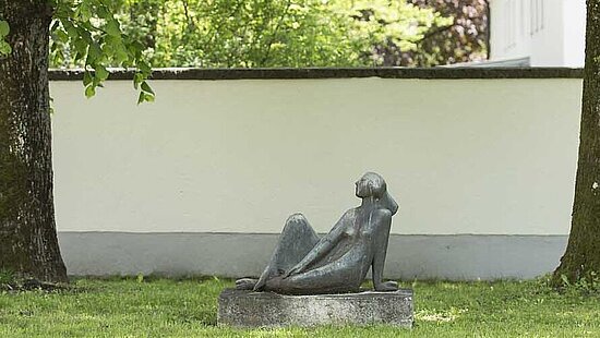 Marianne Lüdicke, "Mädchen", 1959, Bronzeskulptur