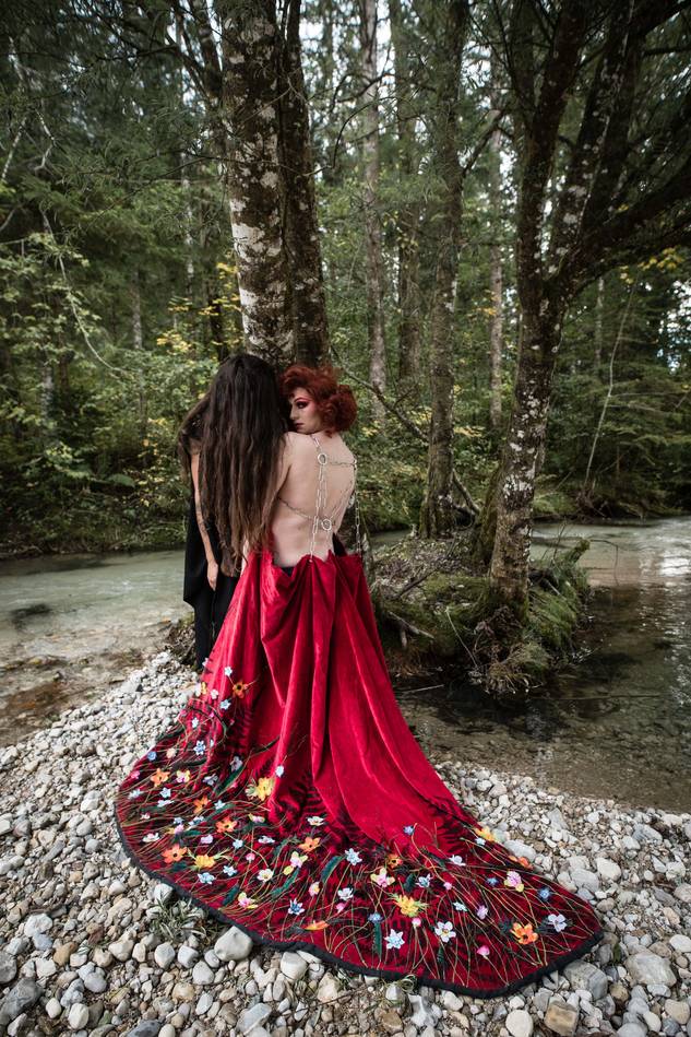 Stephan Lippert, Es war einmal........, Rotkäppchen und der böse Wolf, Foto © Stephan Lippert Stephan Lippert, Es war einmal........, Rotkäppchen und der böse Wolf, Foto © Stephan Lippert