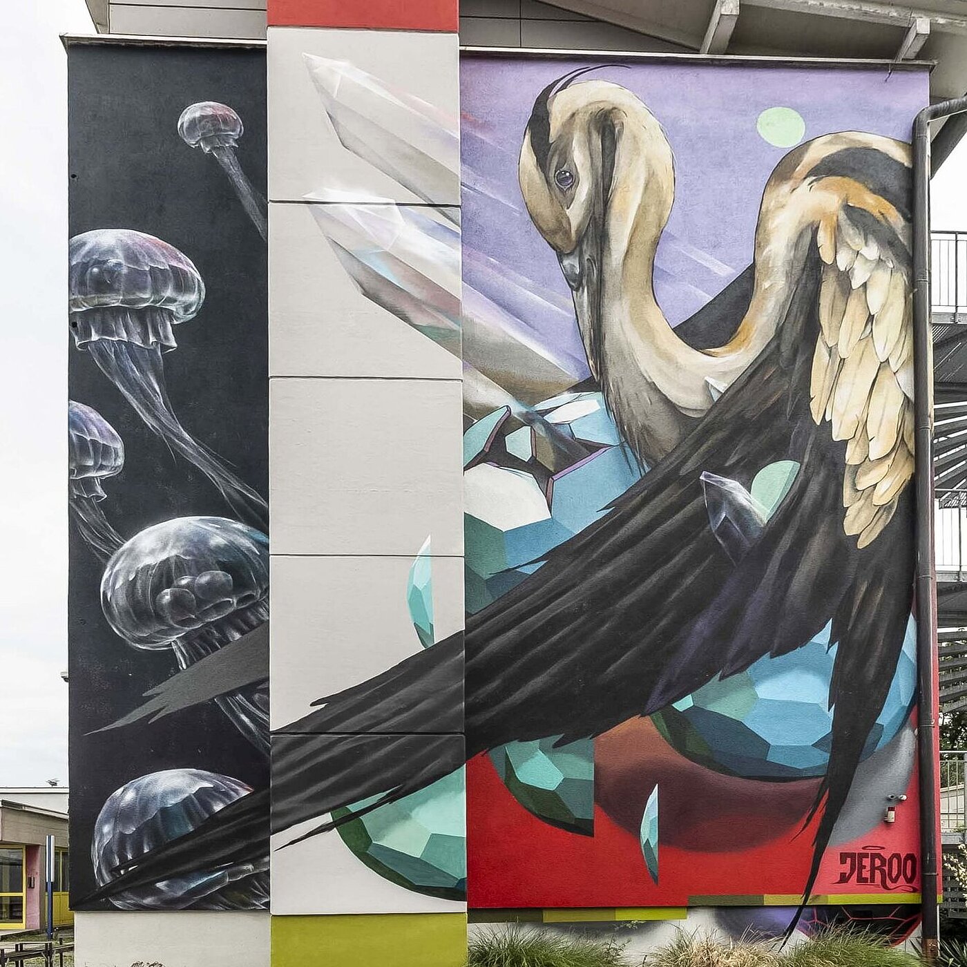 Jeroo, "Heron with Jellyfish", *transit art 2025, Mittelschule Westerndorf St. Peter