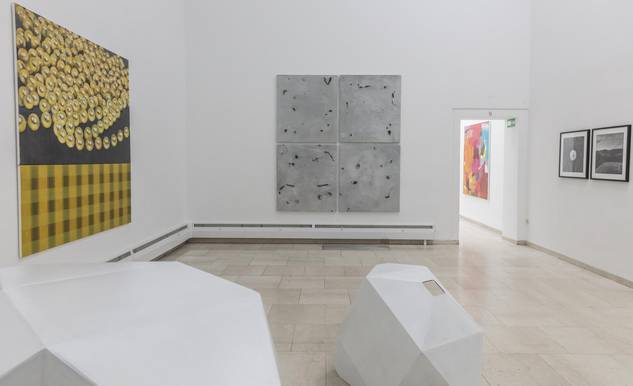 Jahresausstellung Kunstverein Rosenheim 2018, Blick in Saal 9, Foto (c) Martin Weiand