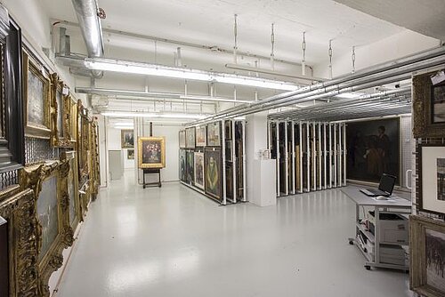 Blick in das Depot der Städtischen Galerie Rosenheim, Foto (c) Martin Weiand