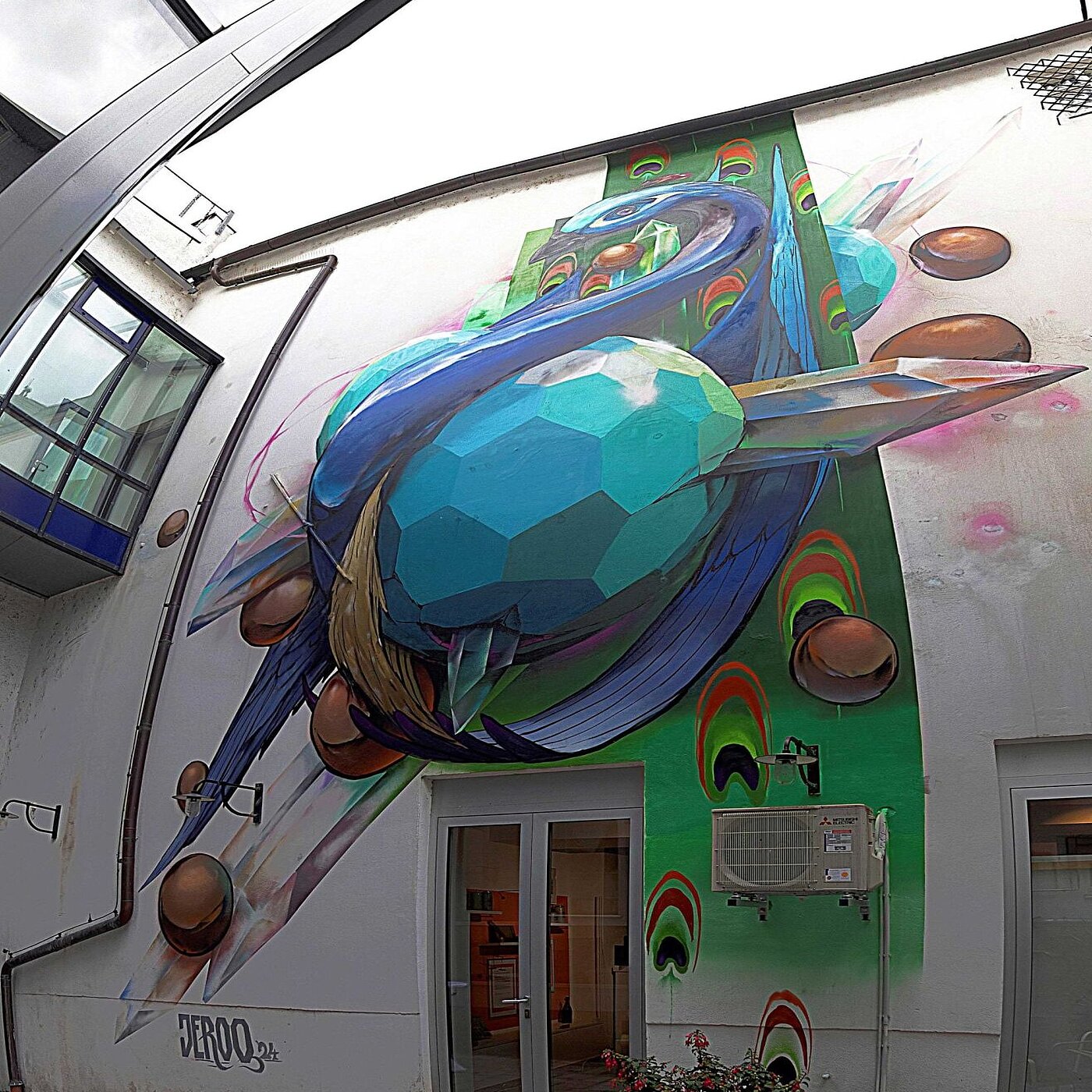  Jeroo, "Peacock", *transit art 2024, Städt. Museum (Innenhof am Ludwigsplatz)