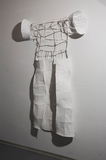 Christina von Bitter, Das große Rätsel, Papier, Draht, Farbe